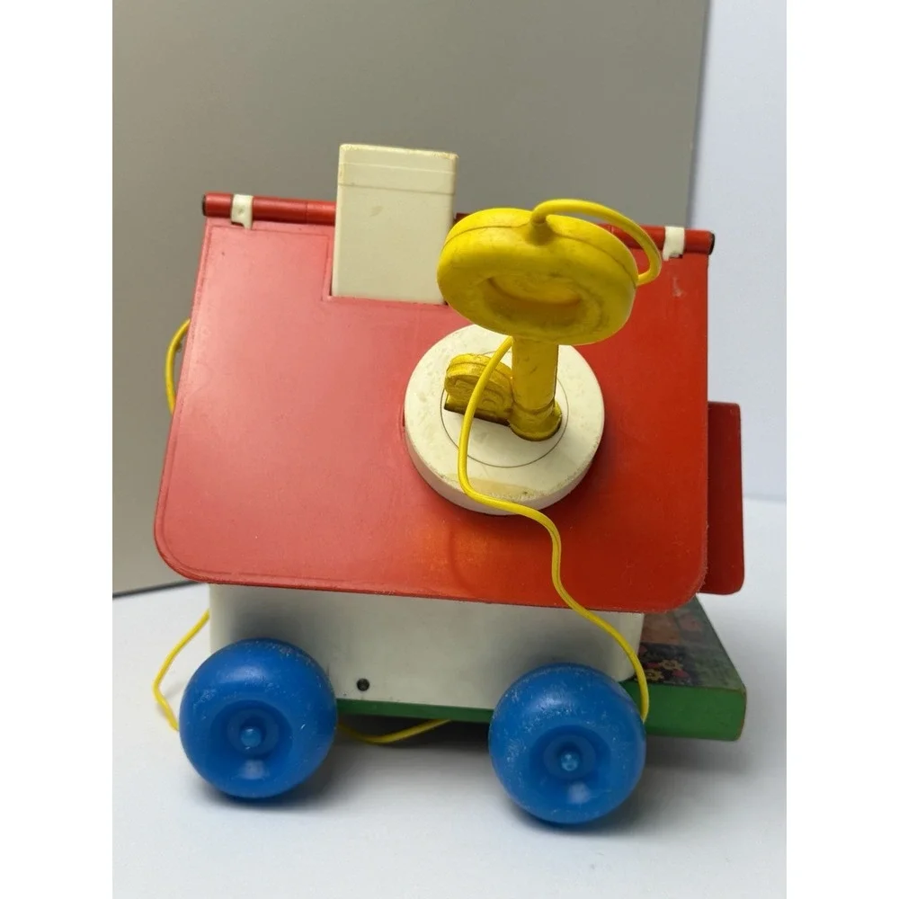 Vintage 1967 Fisher Price Goldilocks and the 3 Bears Playhouse Pull Toy -Read-